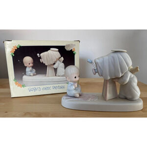 VTG Precious Moments Baby’s First Picture Figurine Vintage 1983 Nursery Decor